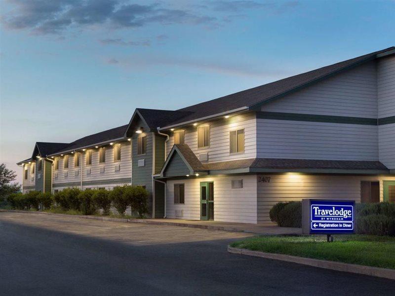 Travelodge By Wyndham אלפיין מראה חיצוני תמונה